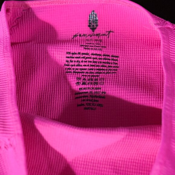 Free Movement Vibrant Pink Long Sleeve Shirt for Girls - NWOT's - Picture 4 of 5